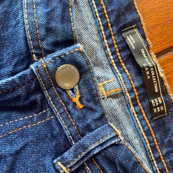 Zara Trafaluc High Rise Dark Wash Denim Shorts size 36/4 Like New Condition - Picture 4 of 4